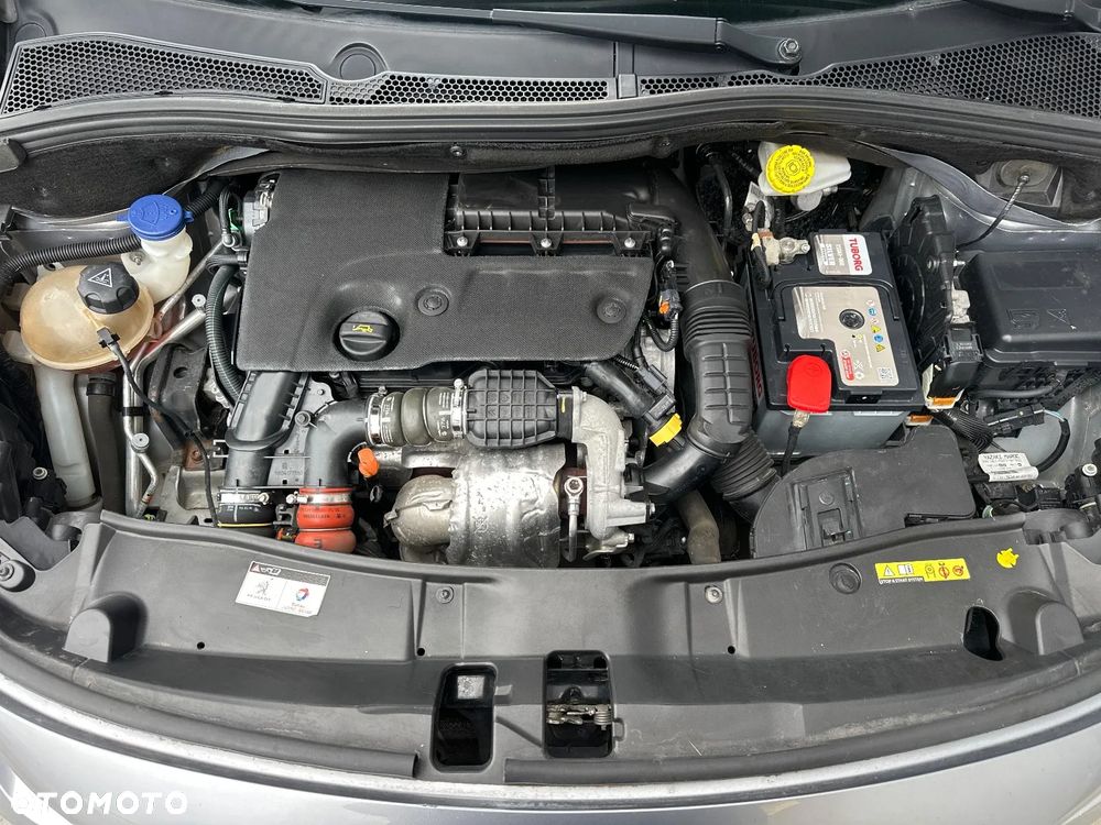 Peugeot 2008 1.6 BlueHDi Allure - 9