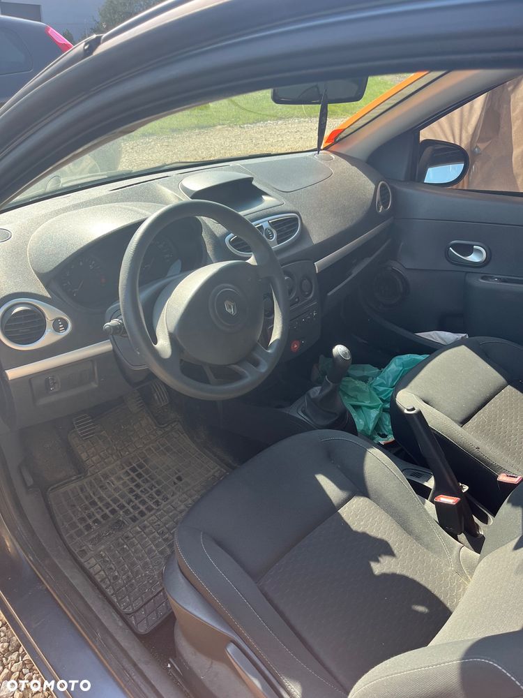 Renault Clio 1.2 16V Alize - 6