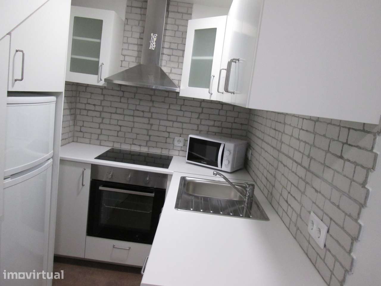 T1 Kit  Duplex Porto Rua do Cativo Mobilado  Metro São Bento - Grande imagem: 3/17