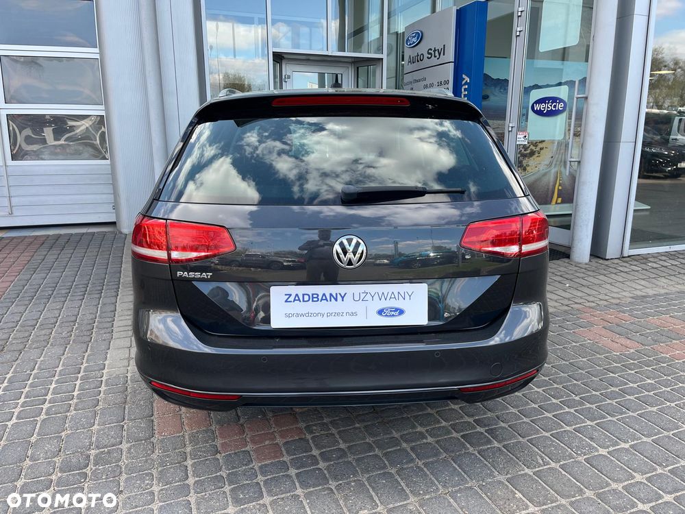 Volkswagen Passat 2.0 TDI SCR DSG Comfortline - 5
