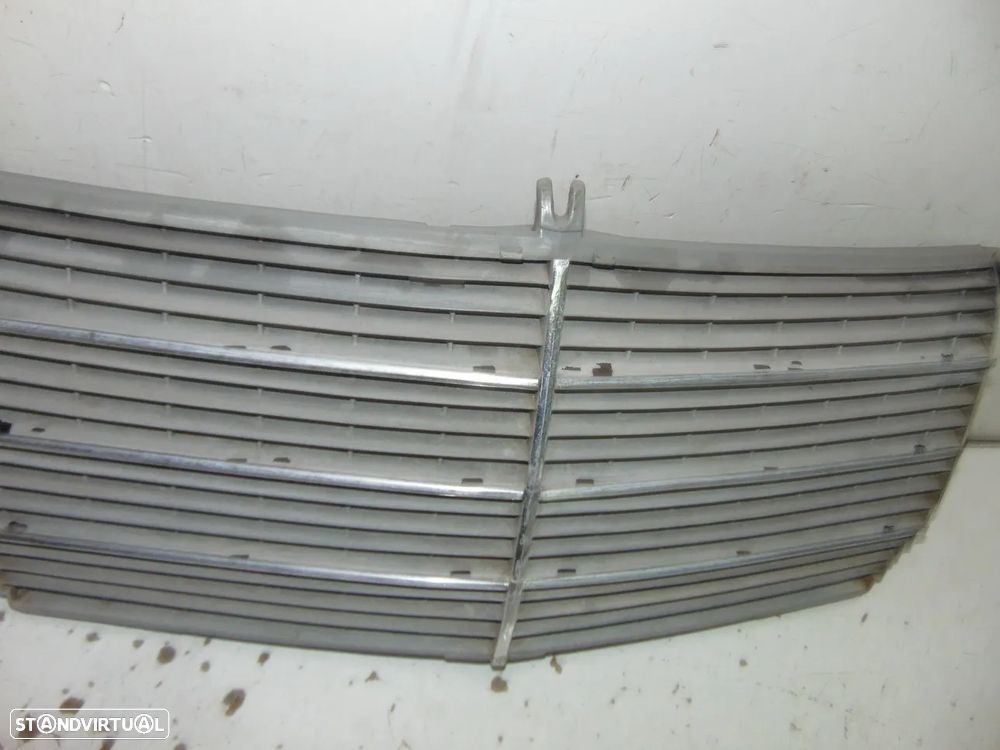 Mercedes w123 grelha interior - 4