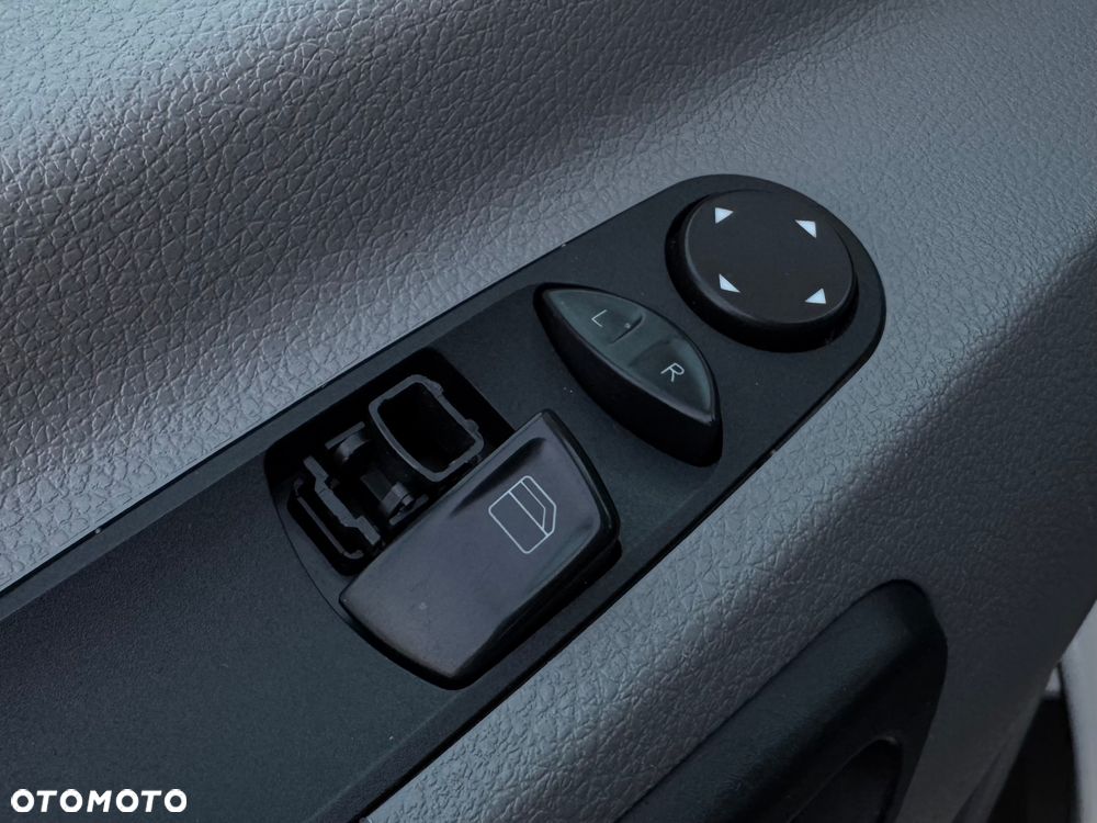 Mercedes-Benz Sprinter - 11