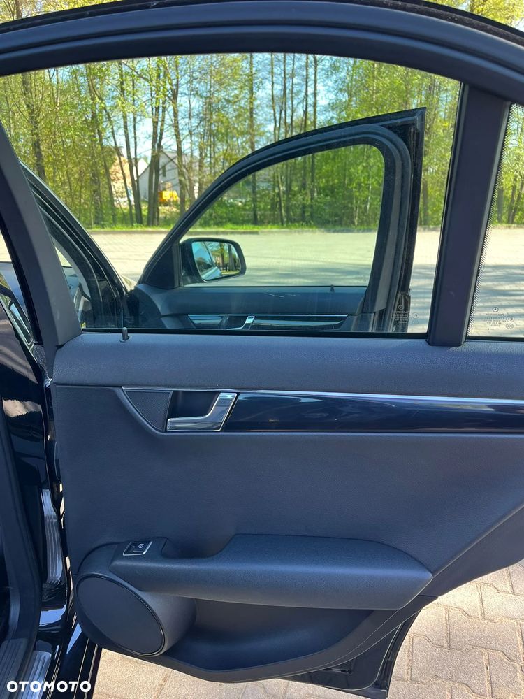 Mercedes-Benz Klasa C 200 CDI DPF Elegance - 28
