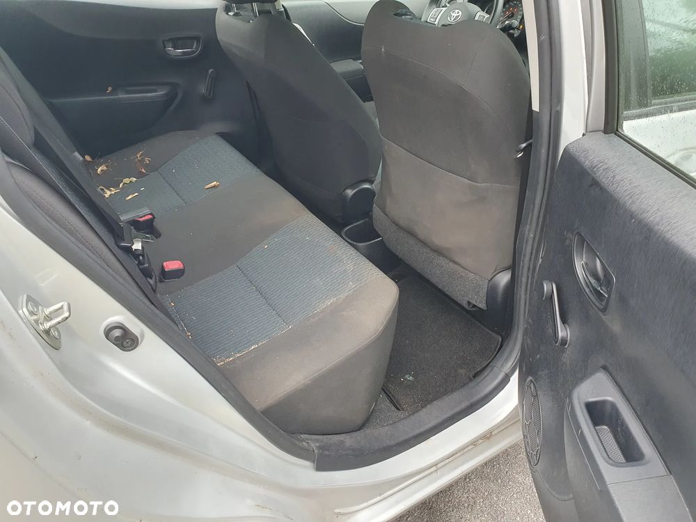 Toyota Yaris - 14