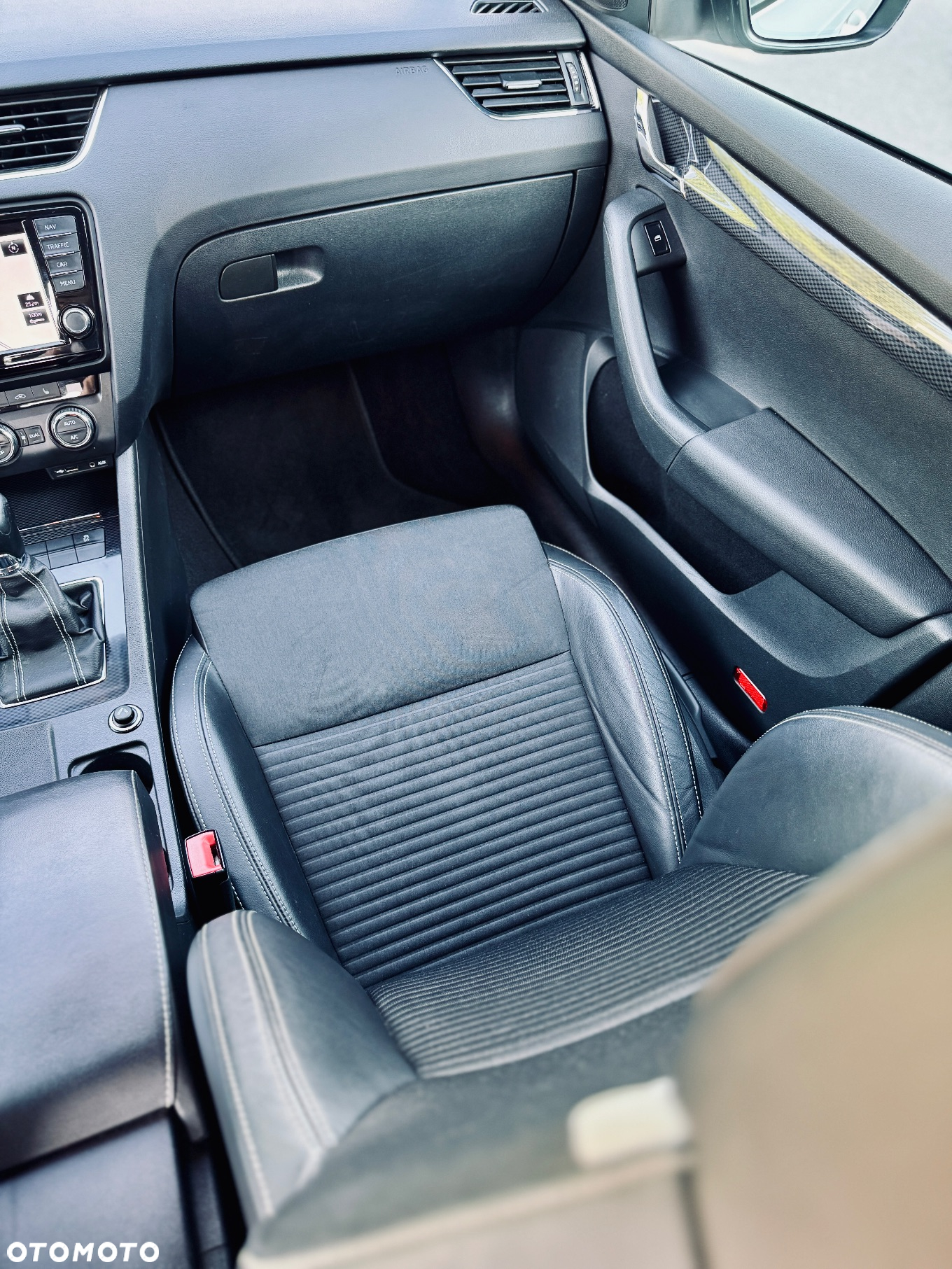 Skoda Octavia 2.0 TSI RS - 34