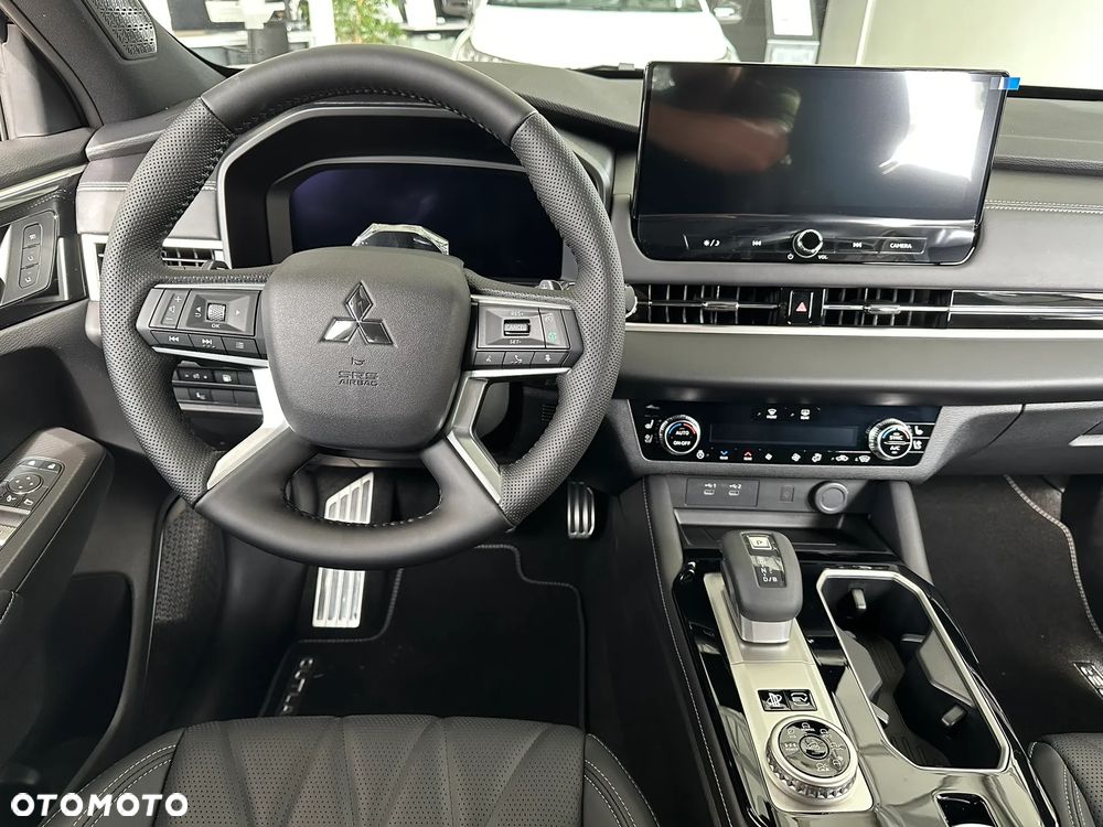 Mitsubishi Outlander Black Edition - 16