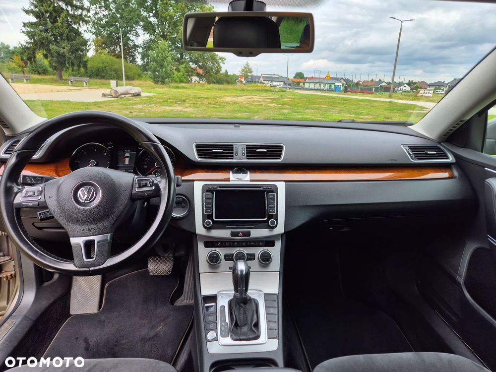 Volkswagen Passat 2.0 TDI Highline R-Style DSG - 12