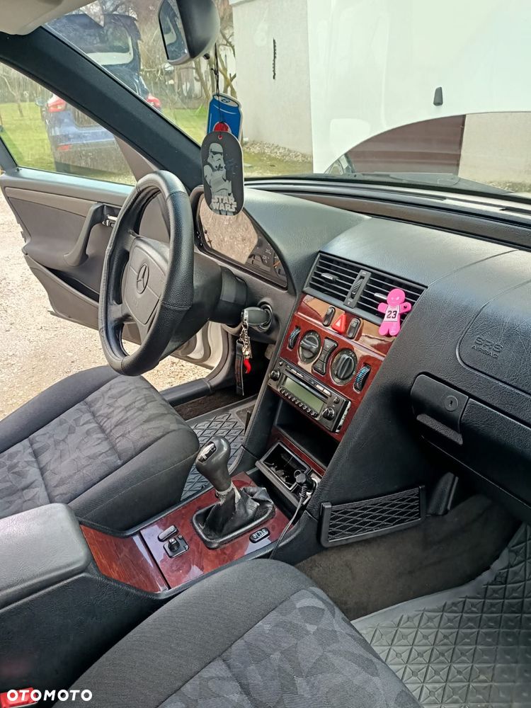 Mercedes-Benz Klasa C 220 D Classic - 6