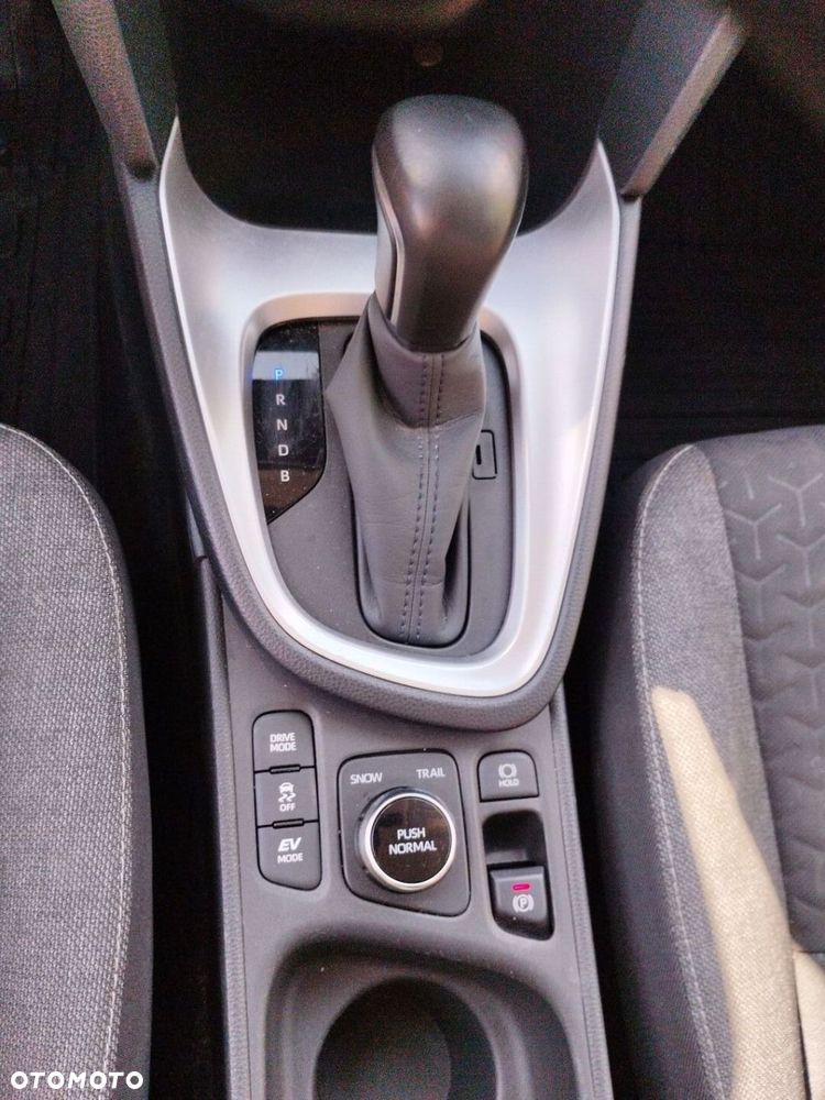 Toyota Yaris Cross Hybrid 1.5 Comfort 4x4 - 21