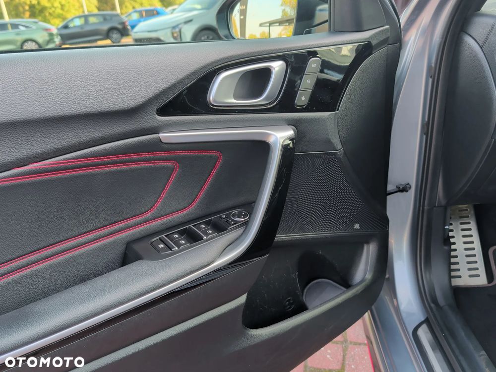Kia Ceed 1.6 T-GDI GT DCT - 19