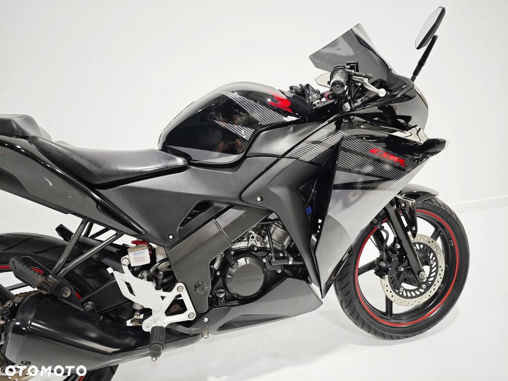Honda CBR - 9