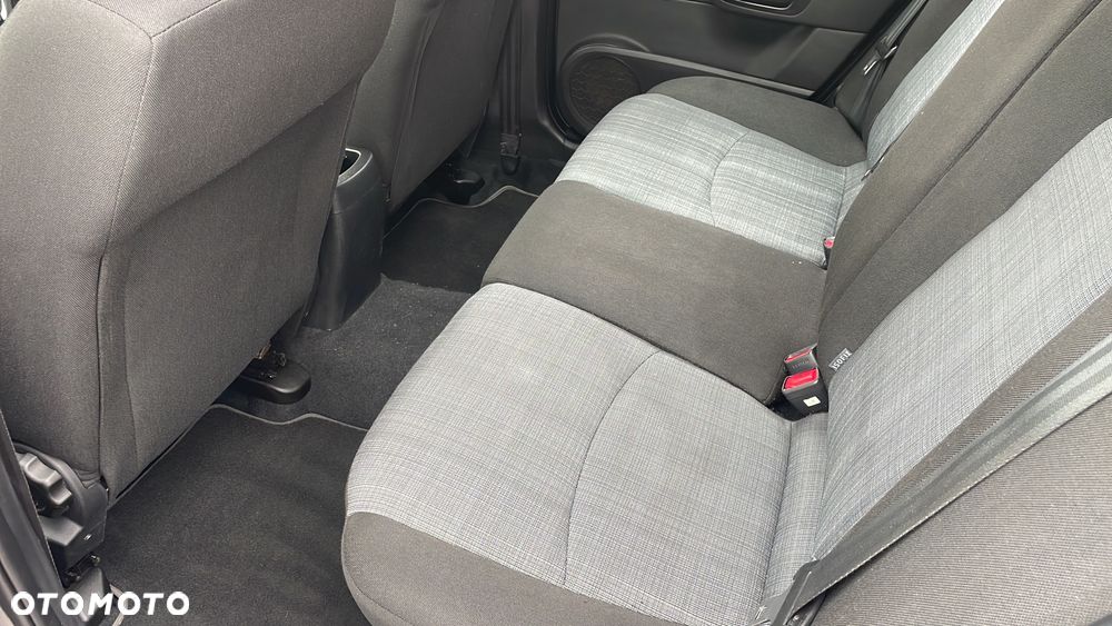 Kia Ceed - 10
