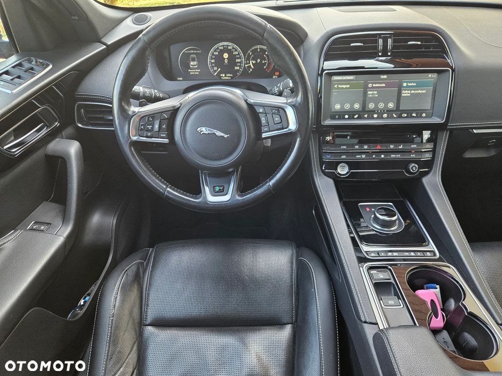 Jaguar F-Pace - 21