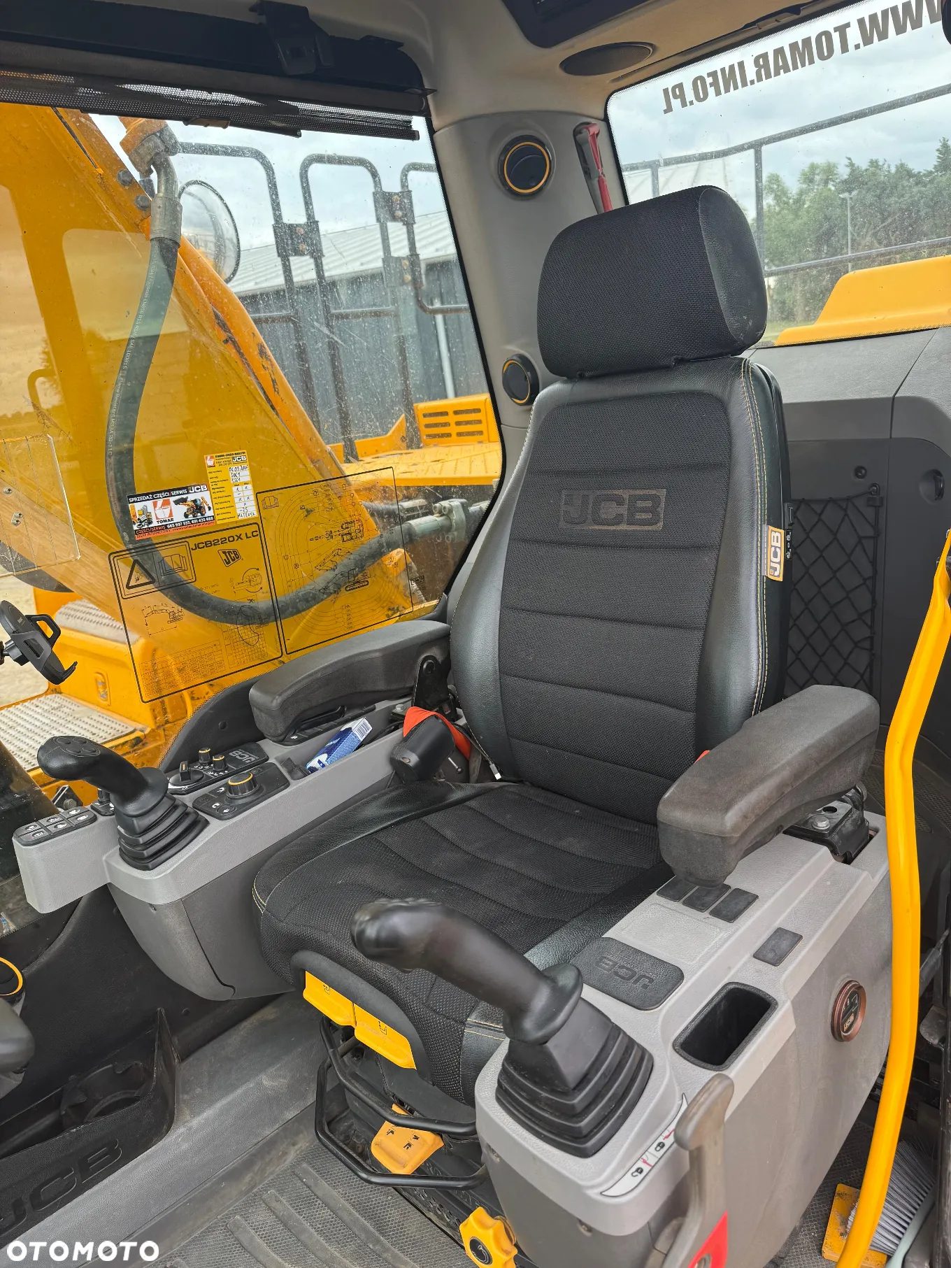 JCB 220 XLC - 18