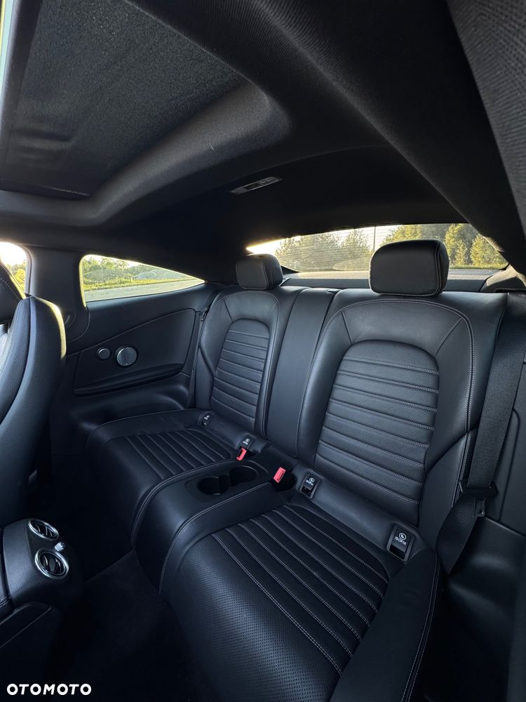 Mercedes-Benz Klasa C 300 9G-TRONIC - 7