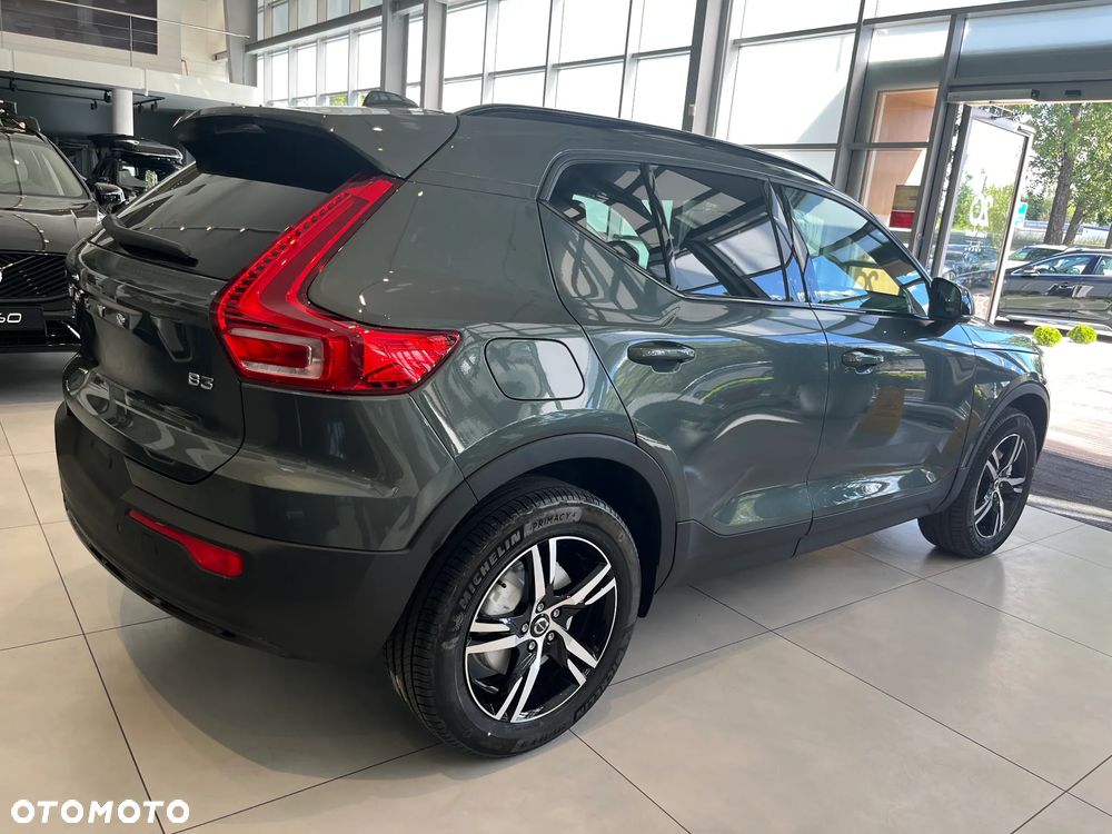Volvo XC 40 B3 Plus Dark - 7