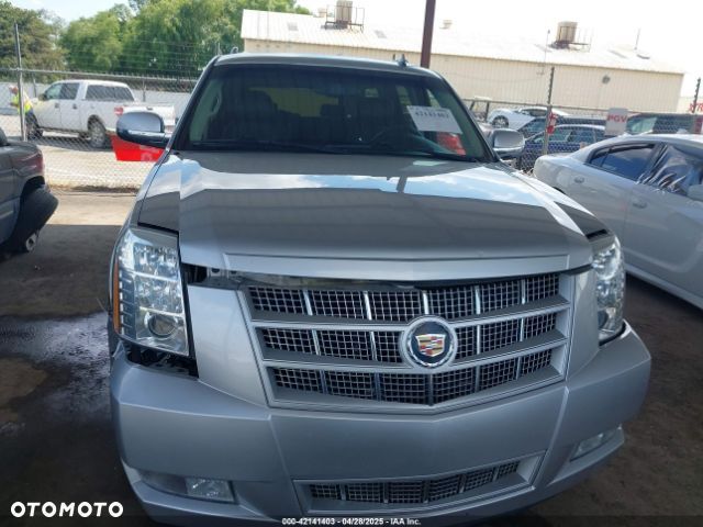 Cadillac Escalade - 32