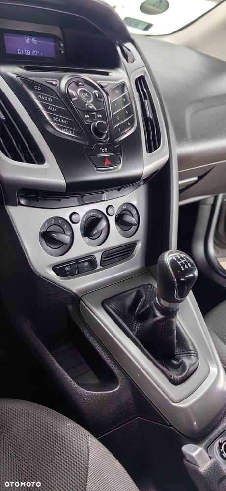 Ford Focus 1.6 Ambiente - 9