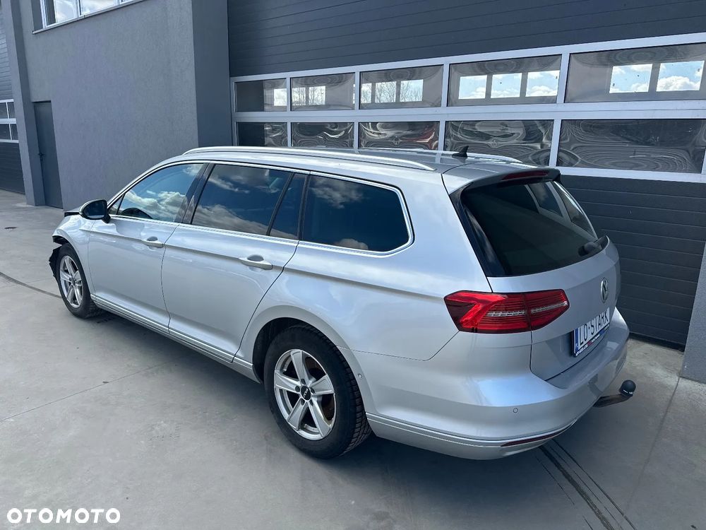 Volkswagen Passat 2.0 TDI SCR DSG Comfortline - 5