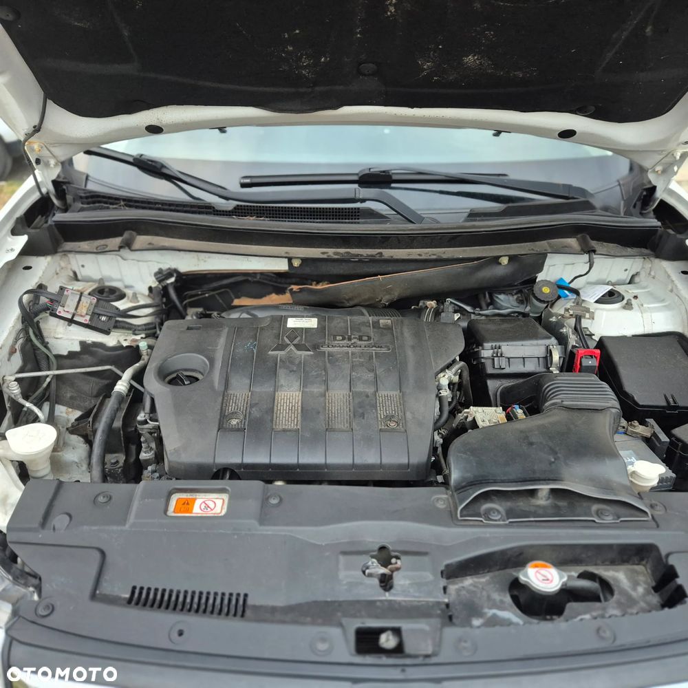 Mitsubishi Outlander - 14
