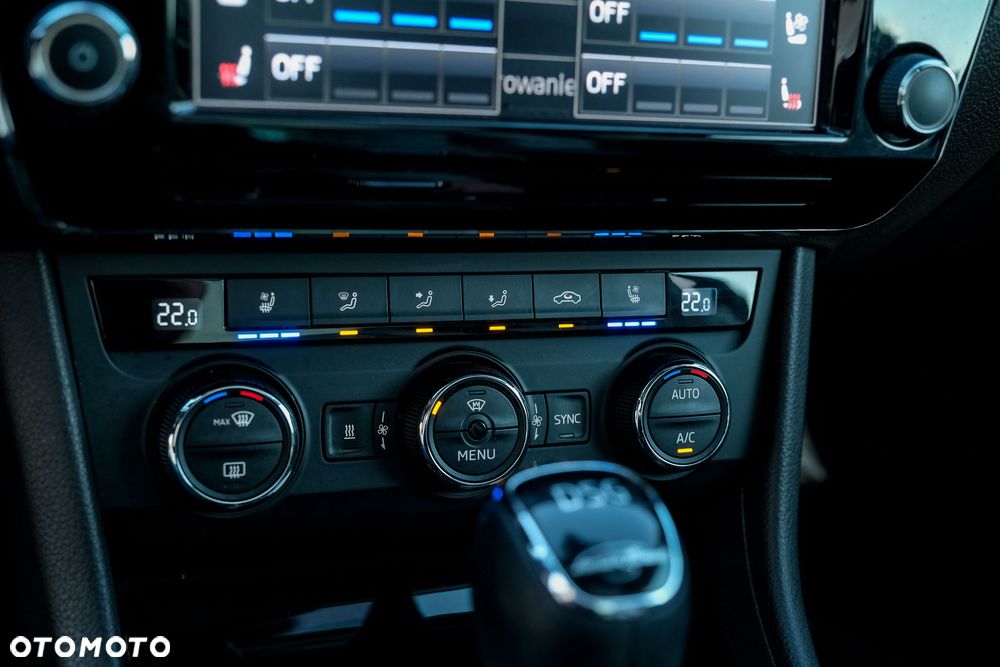 Skoda Superb 2.0 TDI 4x4 DSG L&K - 35