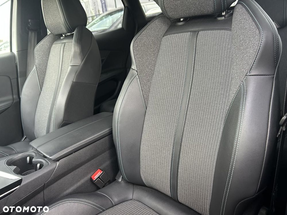 Peugeot 3008 1.2 PureTech Allure Pack S&S EAT8 - 14