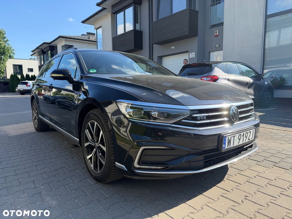 Volkswagen Passat - 4