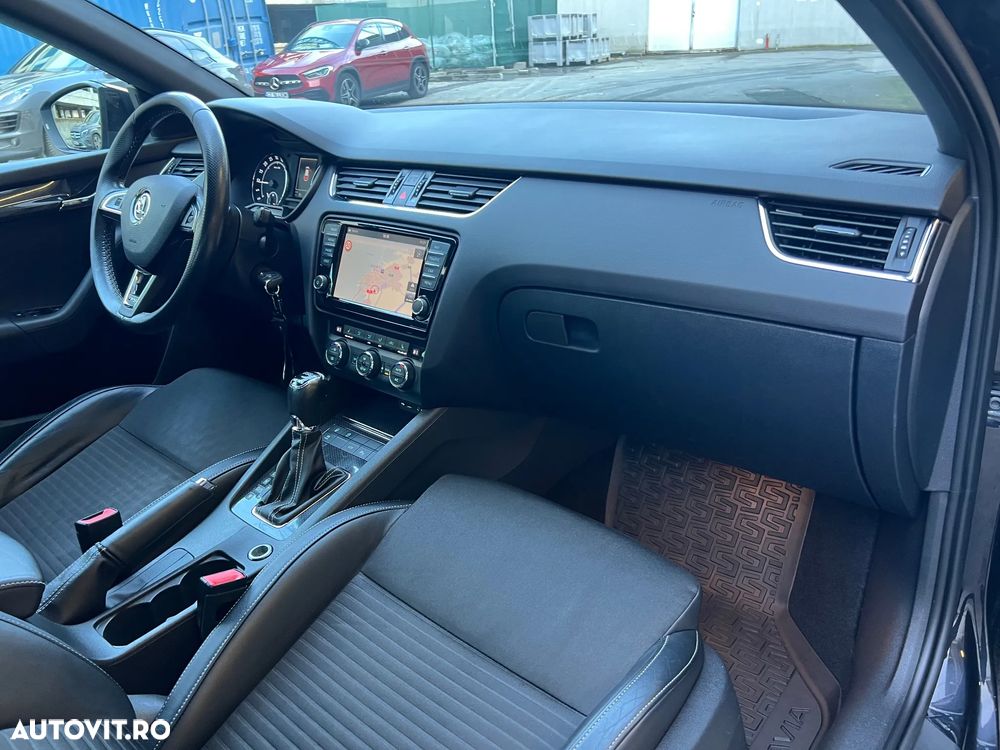 Skoda Octavia 2.0 TDI DSG RS - 31