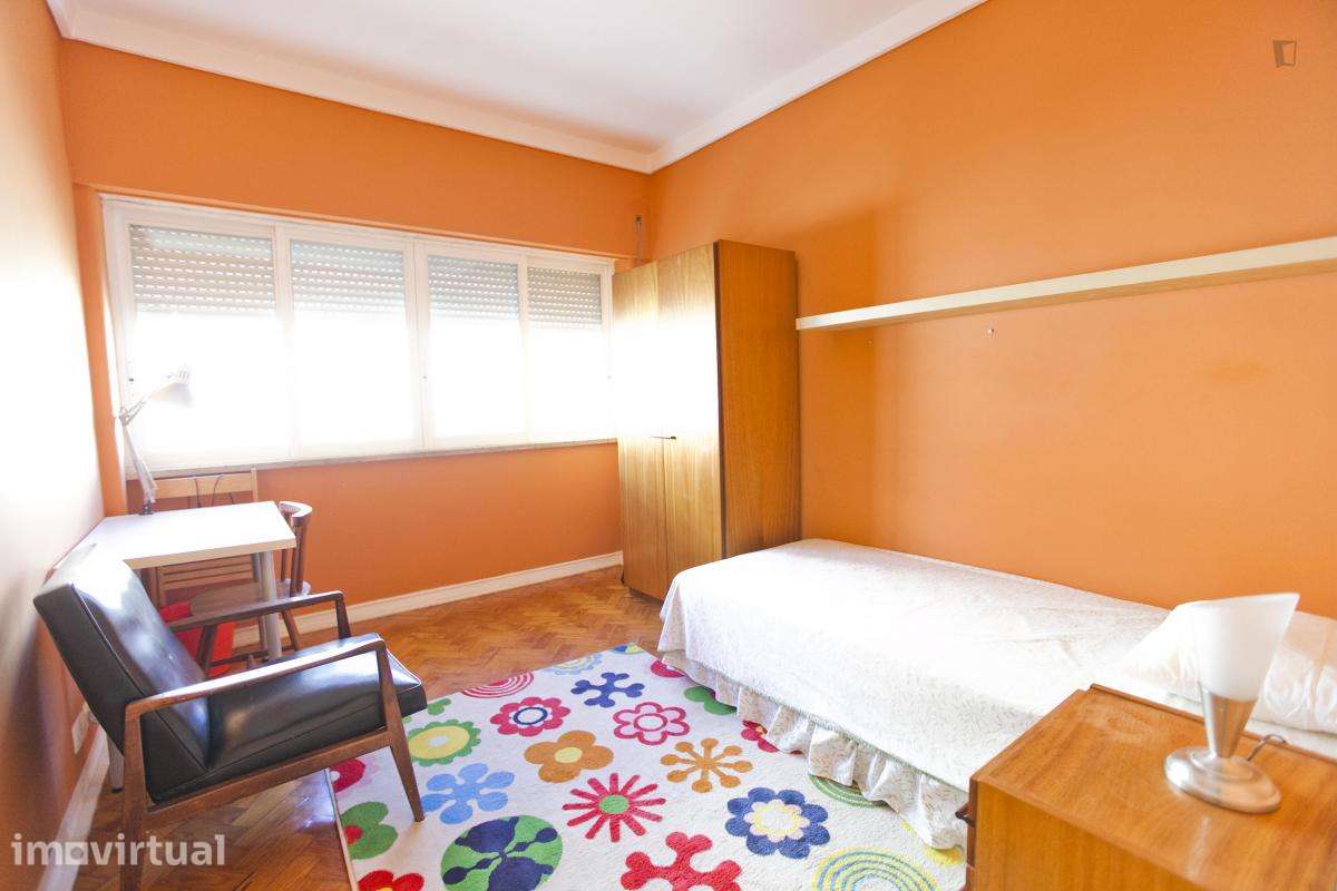 Quarto - localizado em Campolide Lisbon - Grande imagem: 2/23