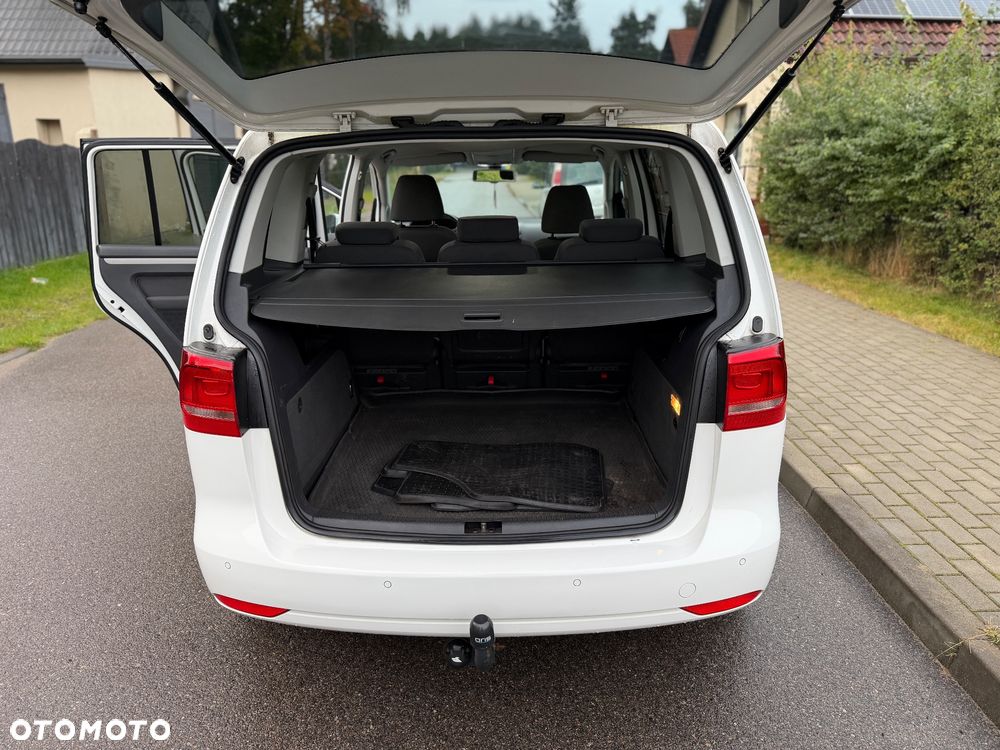 Volkswagen Touran 2.0 TDI DPF BlueMotion Technology DSG Comfortline - 36
