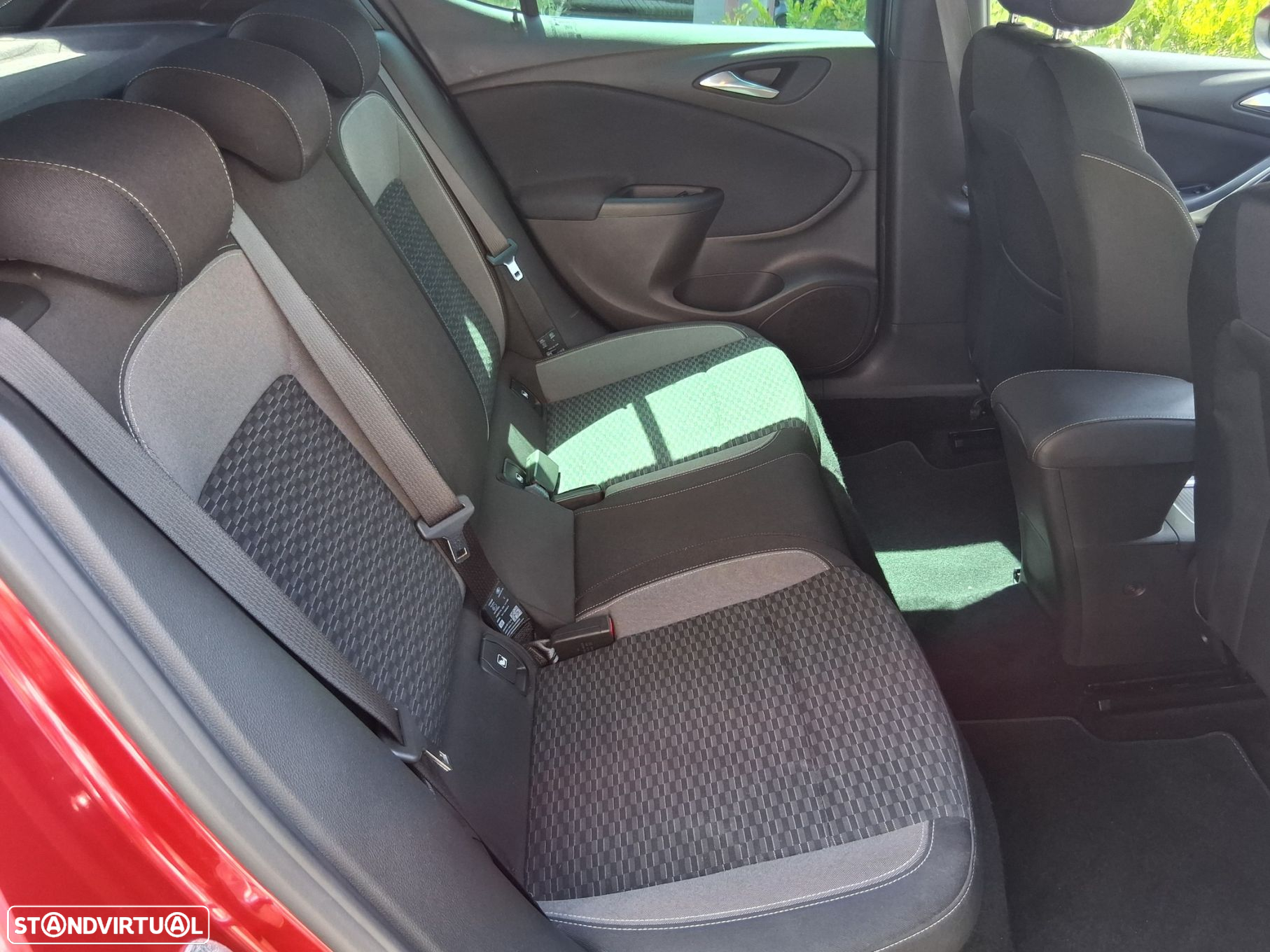 Opel Astra 1.2 T GS Line S/S - 48