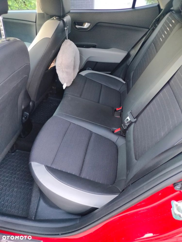 Kia Stonic 1.4 L - 10