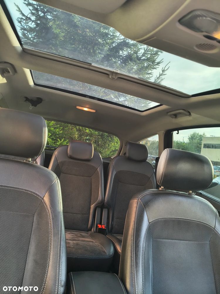 Ford S-Max - 11