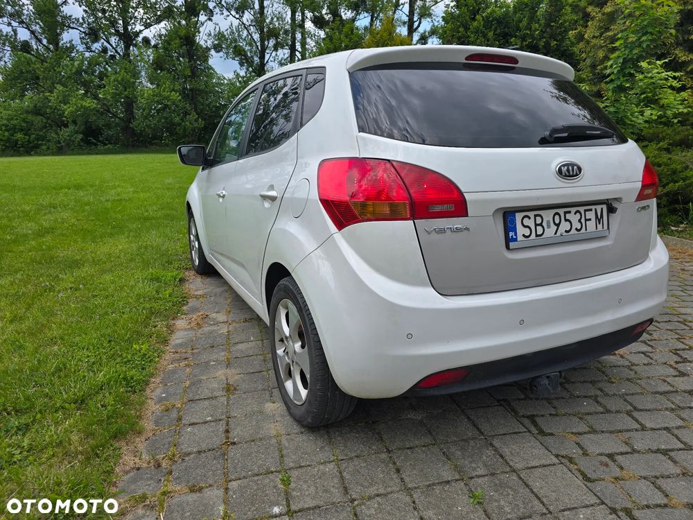 Kia Venga 1.6 CRDi 128 Vision - 11