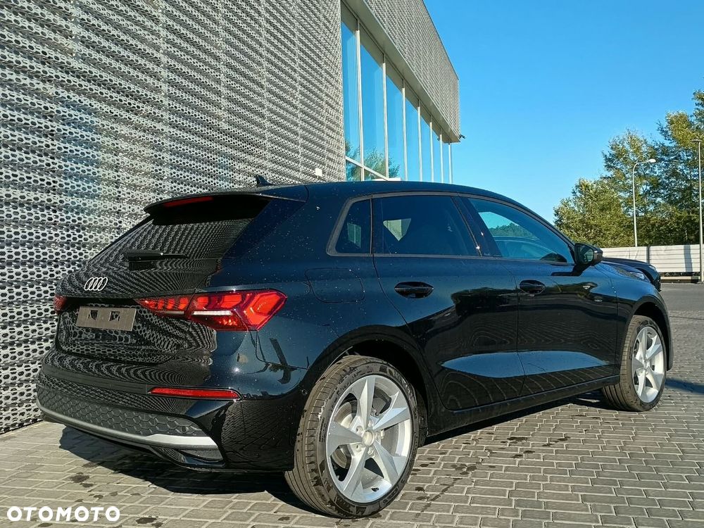 Audi A3 Sportback - 4