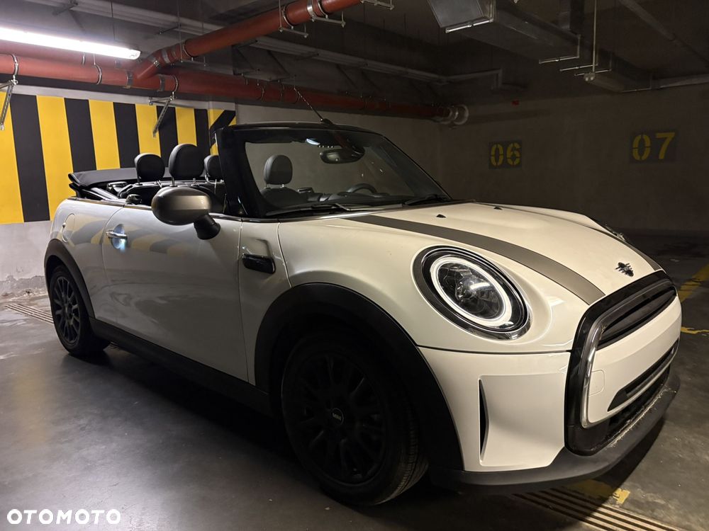 MINI Cooper Essential Trim - 1