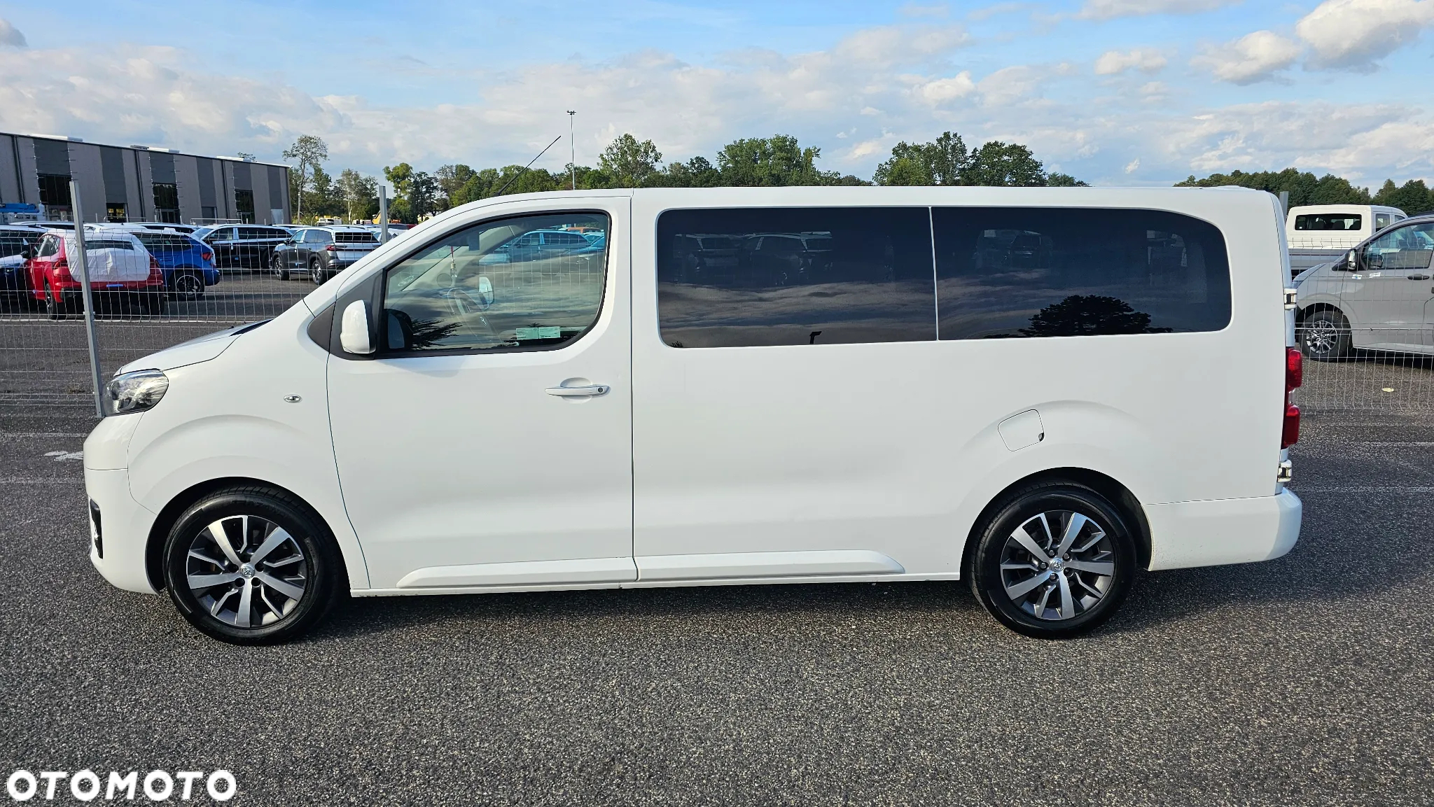 Toyota ProAce Kombi 2.0 D-4D Long 2,8t - 2