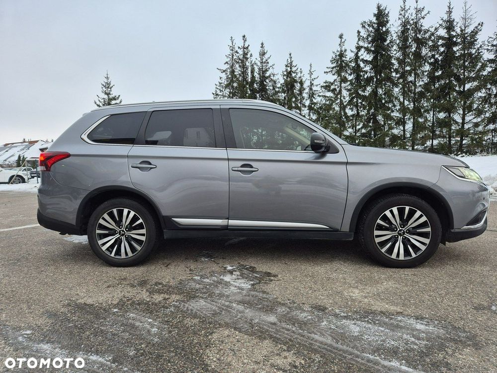 Mitsubishi Outlander - 4