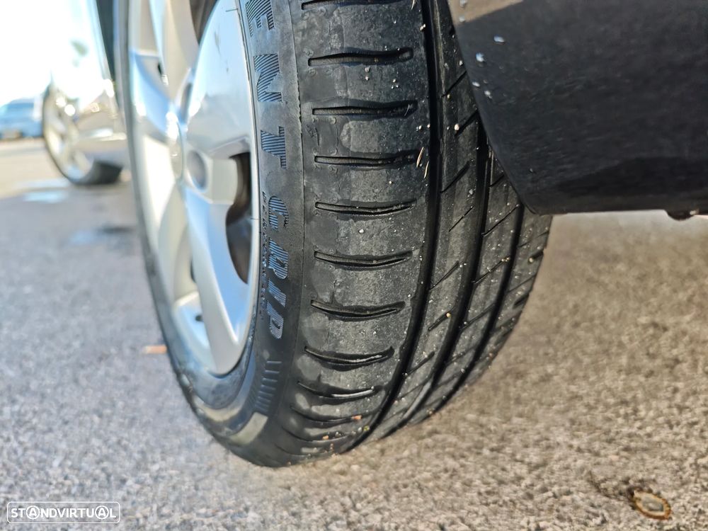 Skoda Rapid 1.6 TDI Active - 10