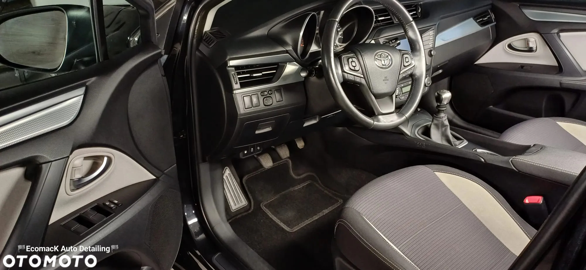 Toyota Avensis 2.0 D-4D Premium - 6