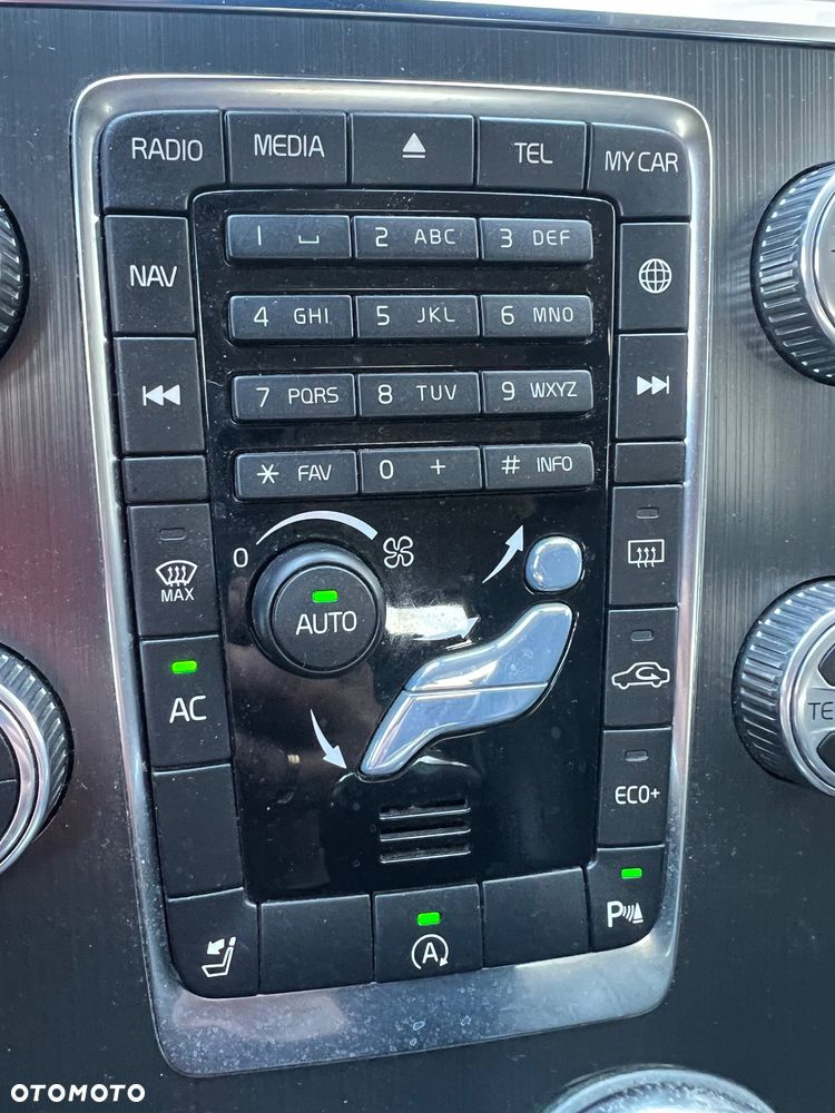 Volvo XC 60 D3 Geartronic Momentum - 39