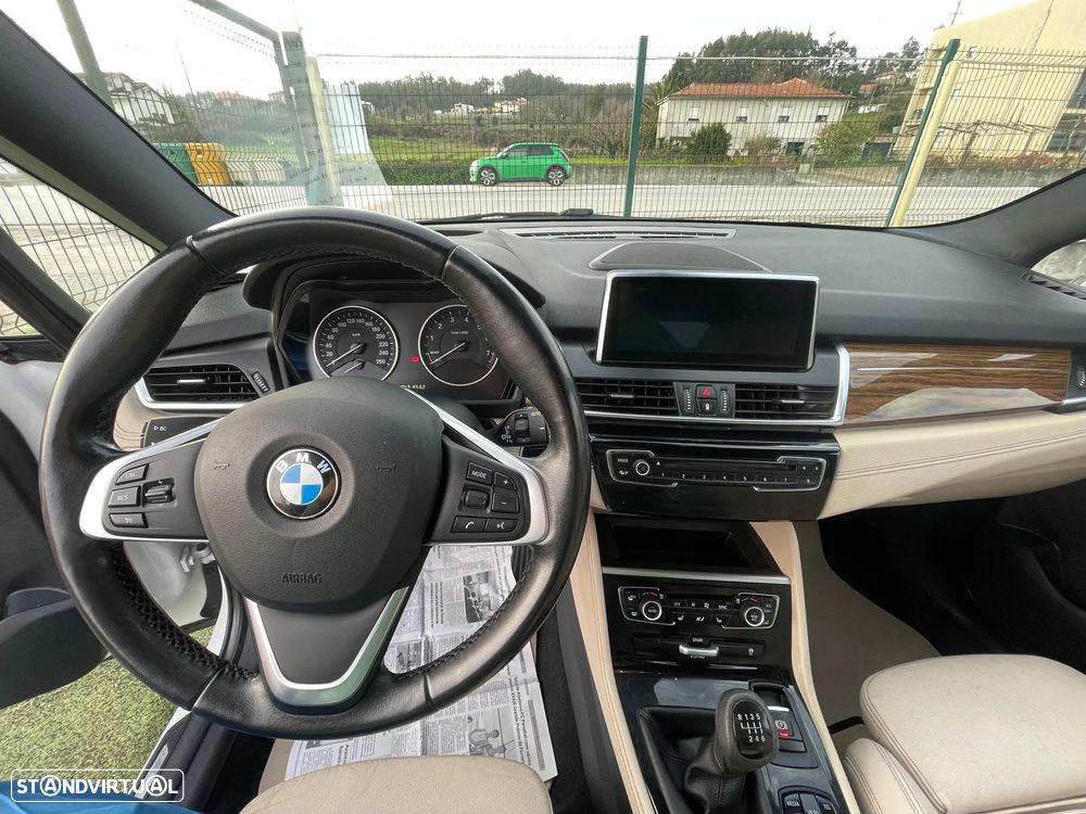 BMW 218 Gran Tourer i 7L Line Luxury - 11