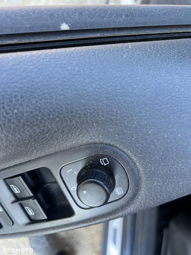 Volkswagen Golf - 9