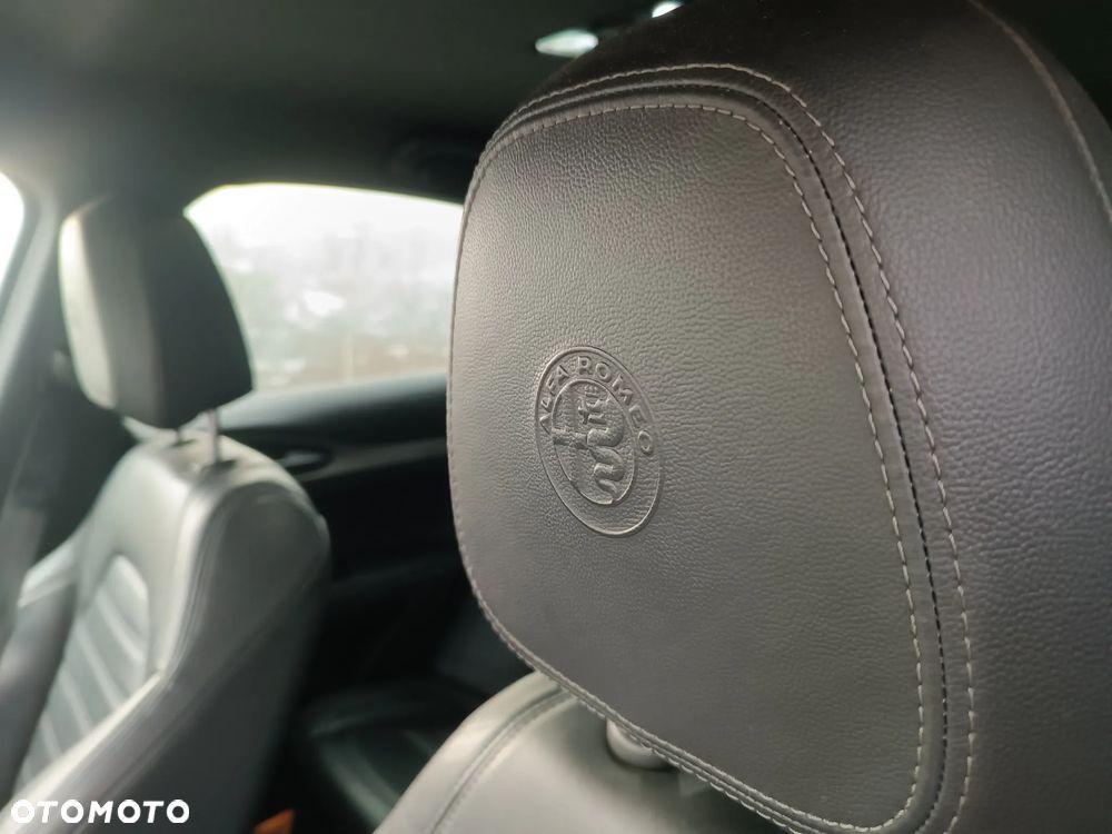 Alfa Romeo Stelvio 2.0 Turbo Veloce Q4 - 9