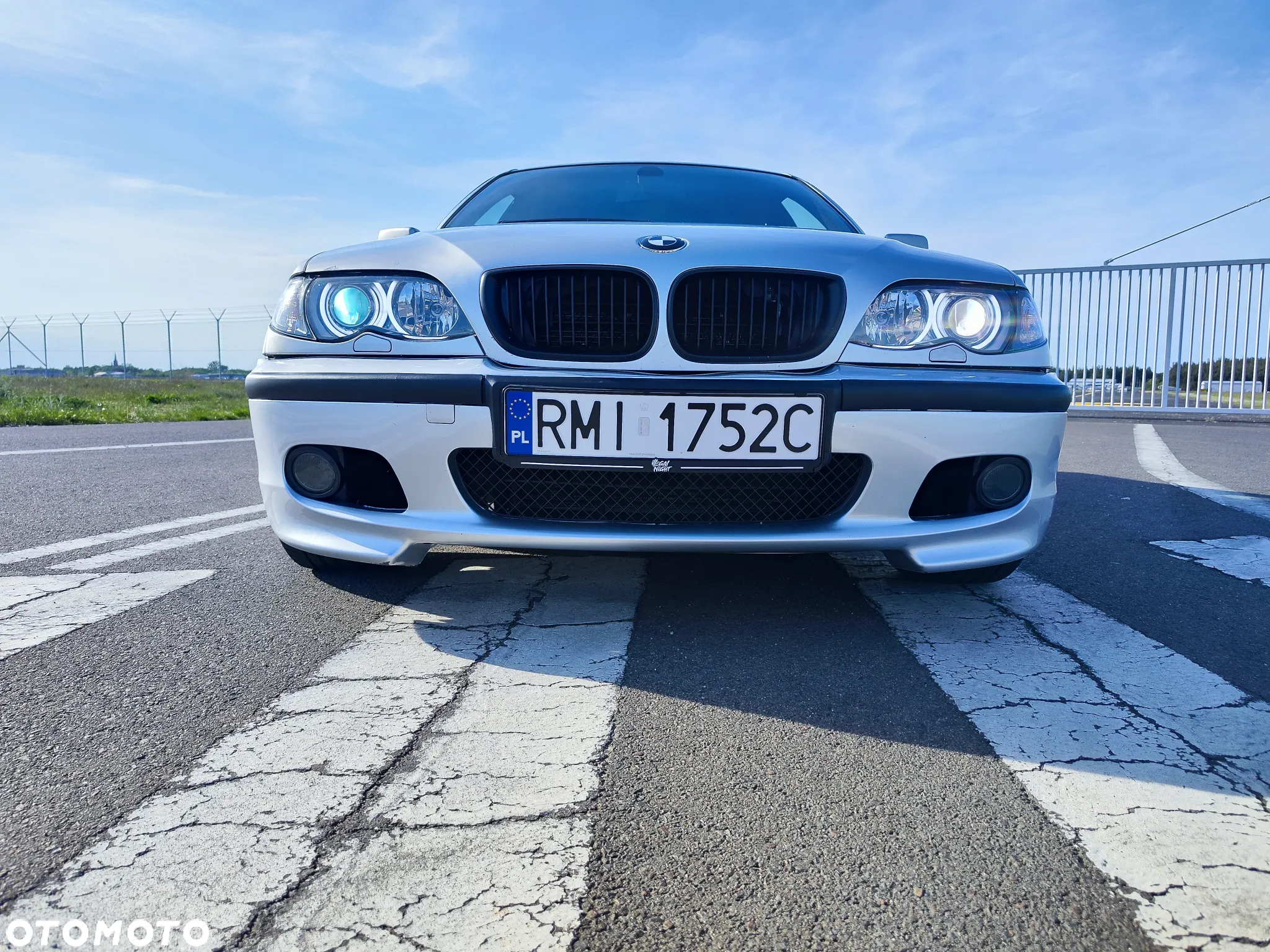 BMW Seria 3 330i - 30