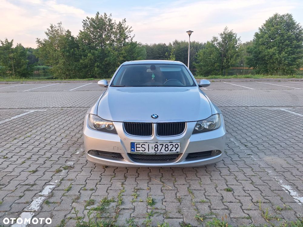 BMW Seria 3 320i - 4