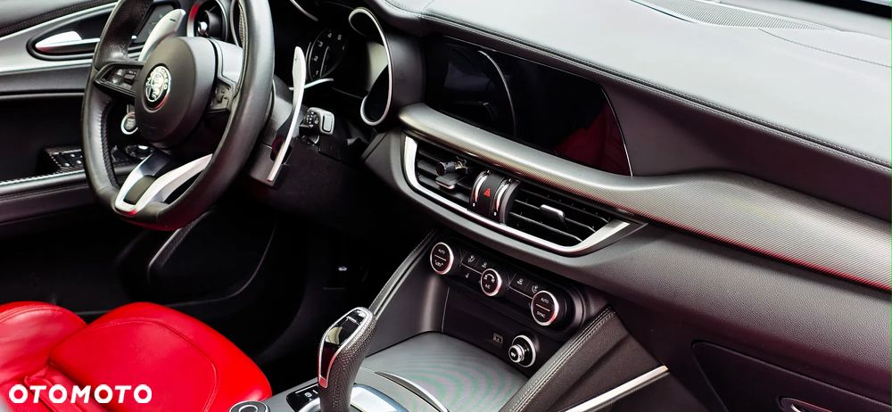 Alfa Romeo Stelvio 2.0 Turbo 16V AT8-Q4 Veloce Ti - 15