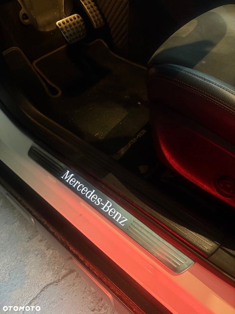 Mercedes-Benz GLA 250 4-Matic - 7