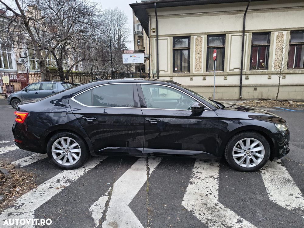 Skoda Superb 2.0 TDI DSG Ambition - 3