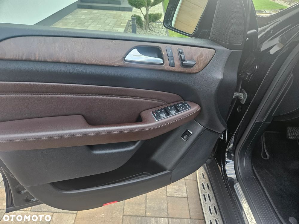 Mercedes-Benz ML - 11